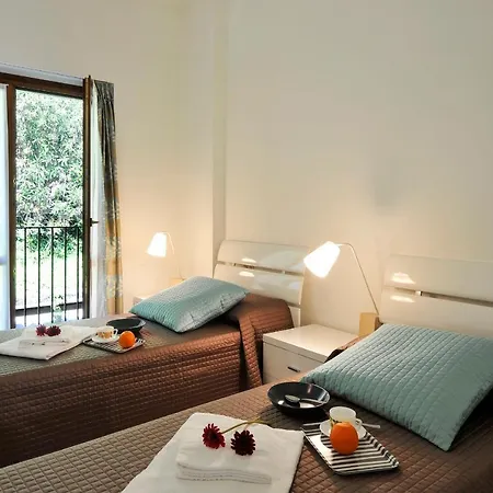 Sleeps 6 Pool Lägenhet