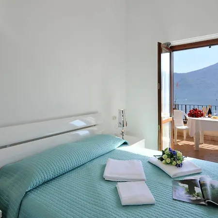 Sleeps 6 Pool Lägenhet